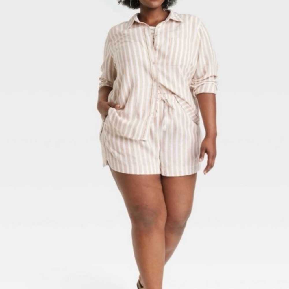Universal Thread Cream Button Down Shirt